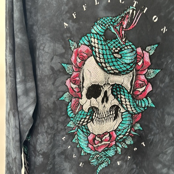 Affliction Black and Green Long Sleeve Tee with  Sparkly Skull Design Size‎ XL - Picture 2 of 11